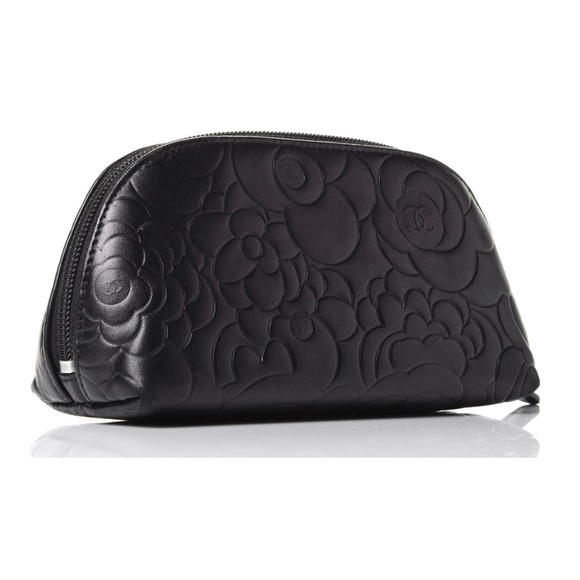 🖤🖤 CHANEL 🖤🖤
Lambskin Camellia Embossed
Cosmetic Case Black - Picture 2 of 8